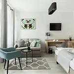 Aparthotel Cinema 3*