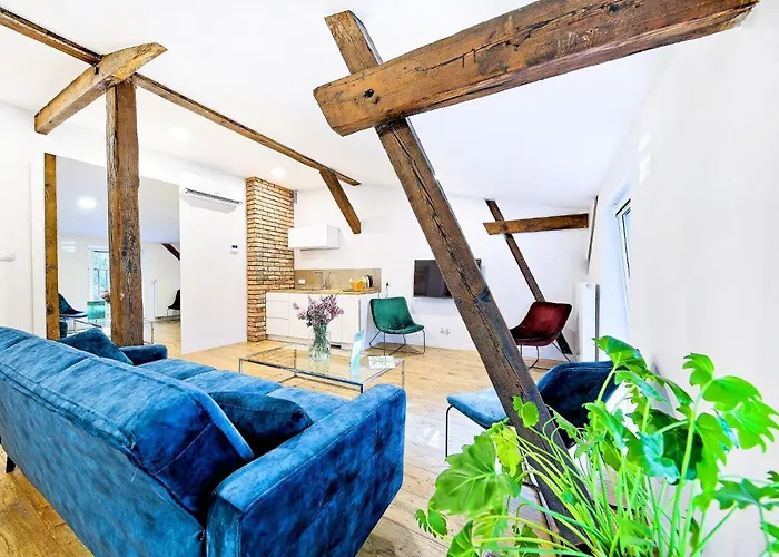 Cinema Apart Otel 3*