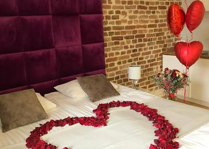 Cinema Apart Otel 3*