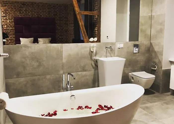 Aparthotel Cinema 3*